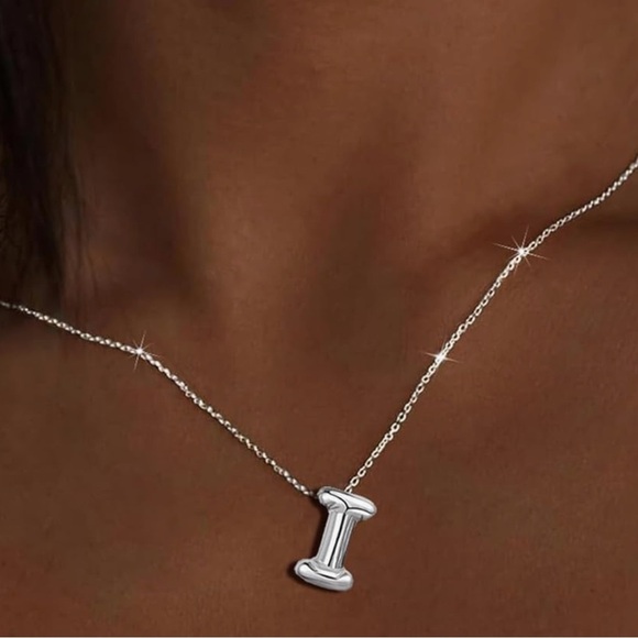 BRAND NEW, STILL IN THE PACKAGE Trendy Bubble Initial Charm and Necklace - Picture 1 of 2